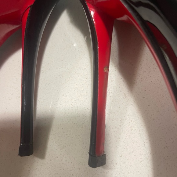 Christian Louboutin Almond Toe Patent Pump - Picture 4 of 7